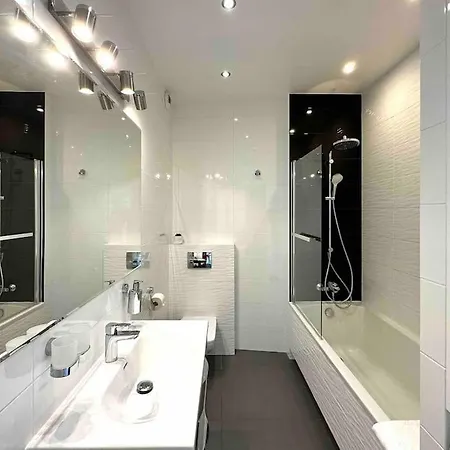 Wola Sowinskiego - Salon, Sypialnia, Balkon, Parking Apartmán